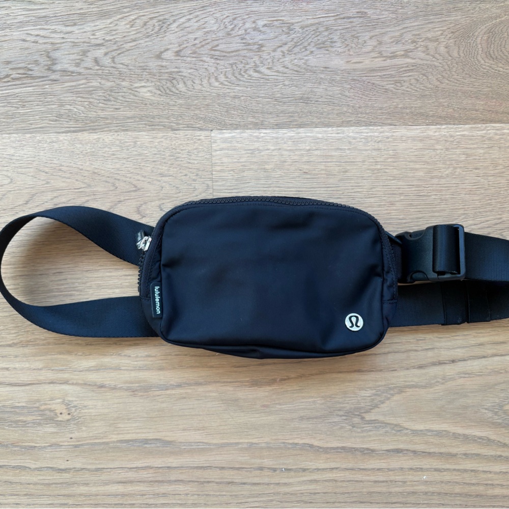 lululemon athletica Black Belt Bag